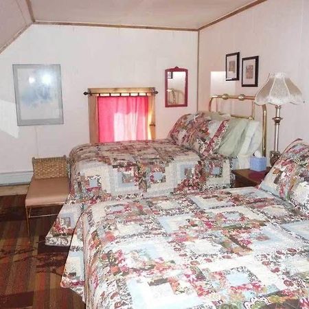 The Twin Lakes Inn Экстерьер фото