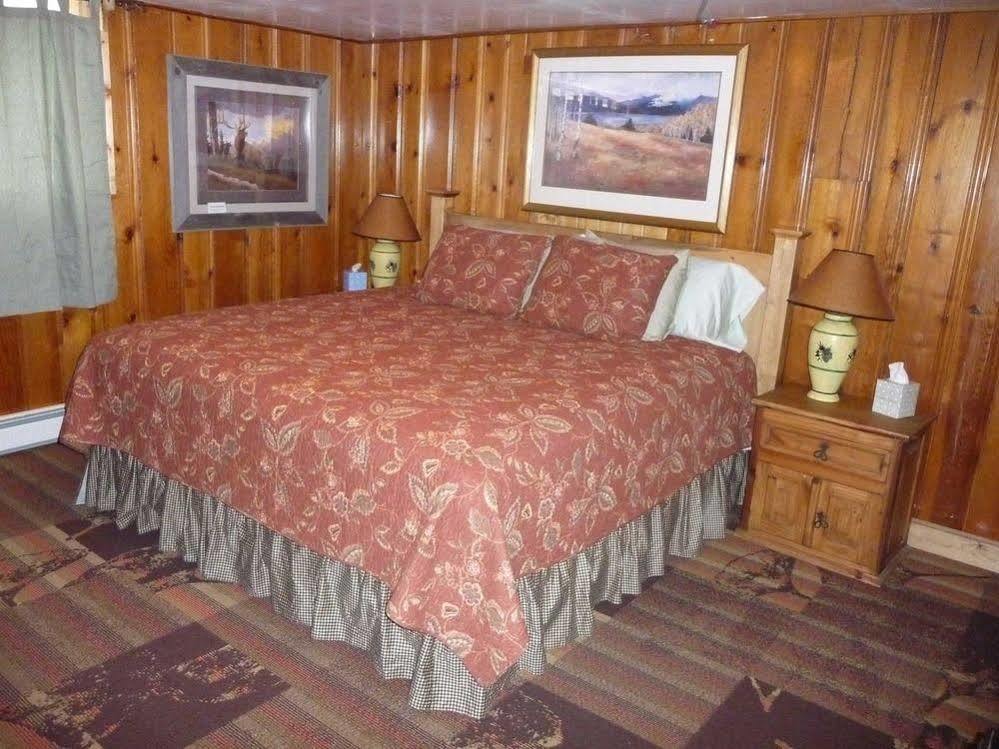 The Twin Lakes Inn Экстерьер фото