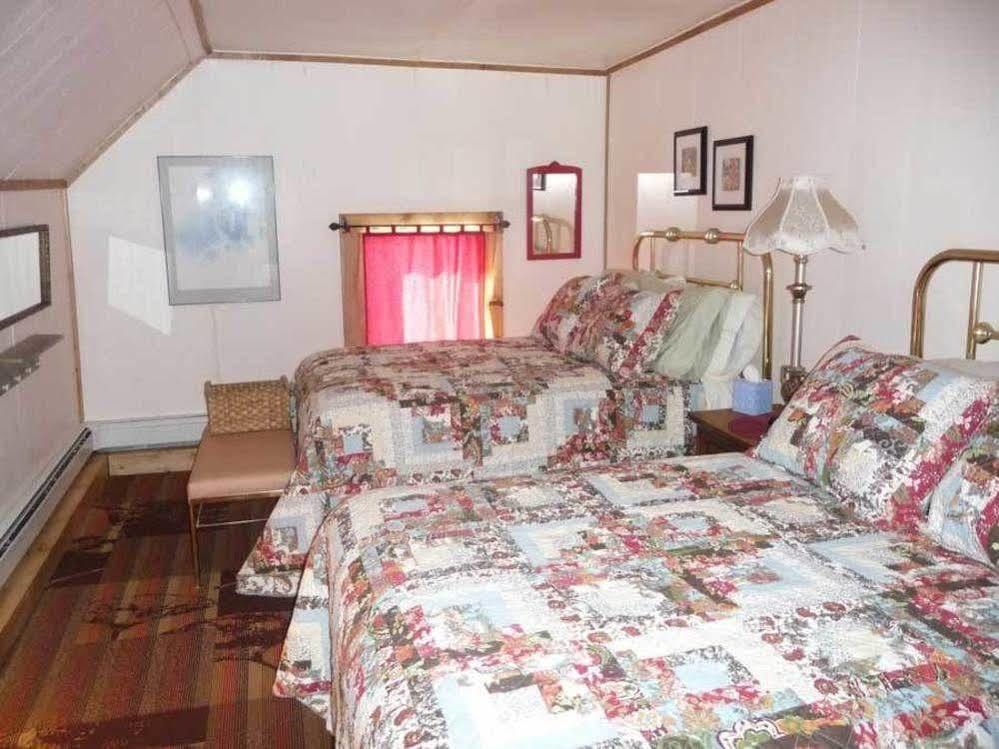 The Twin Lakes Inn Экстерьер фото